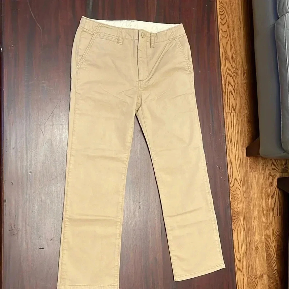NWOT Gap kids khaki tan color size 8 Husky